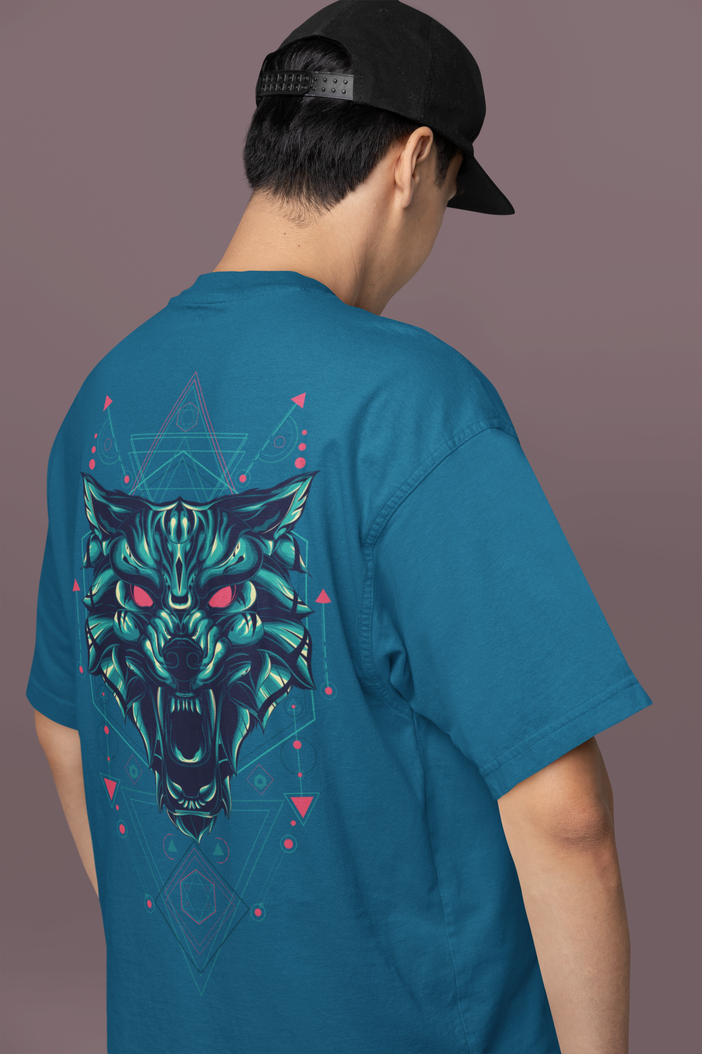 Oversized T-shirt - Long Teeth Wolf