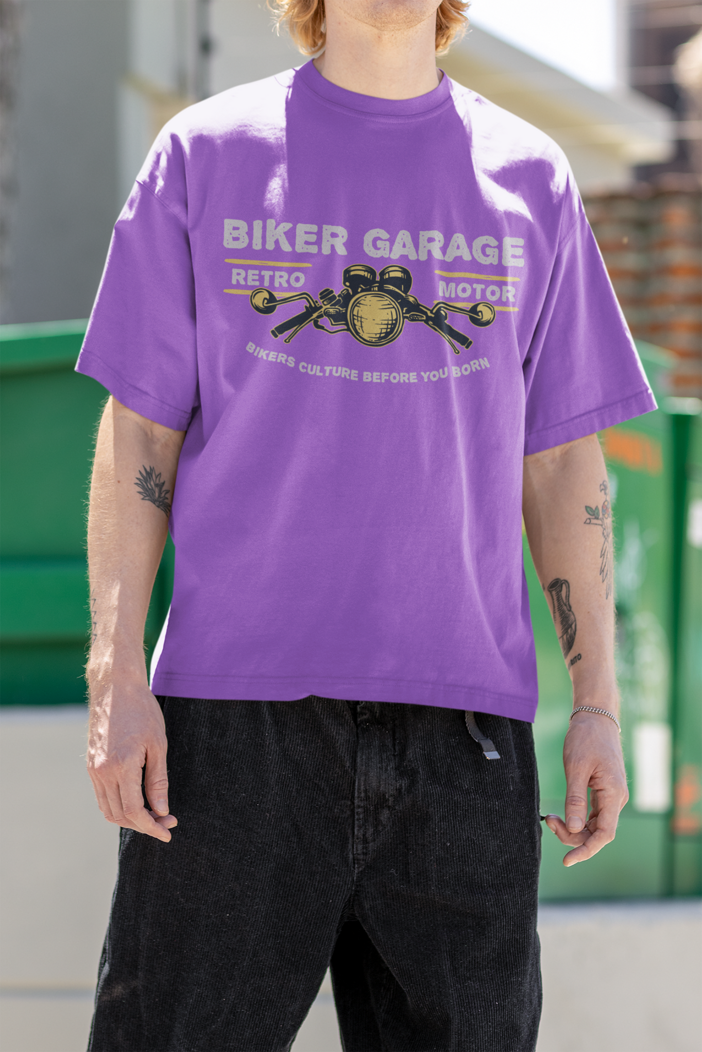 Oversized T-shirt - Biker Garage