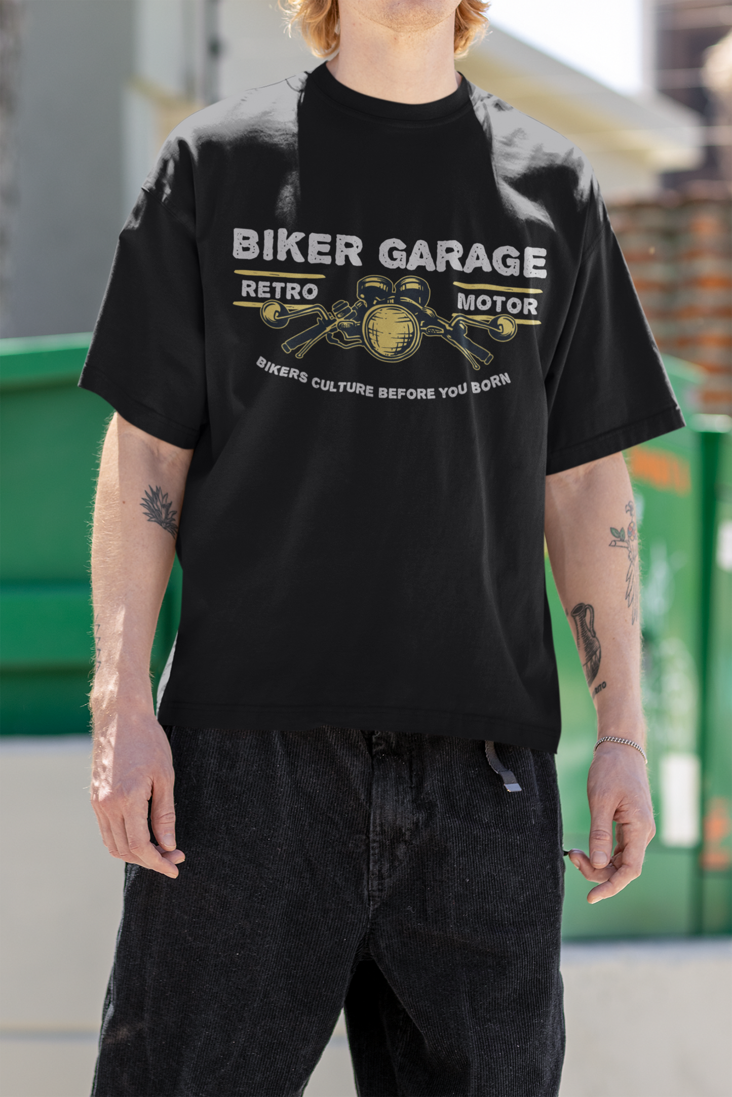 Oversized T-shirt - Biker Garage