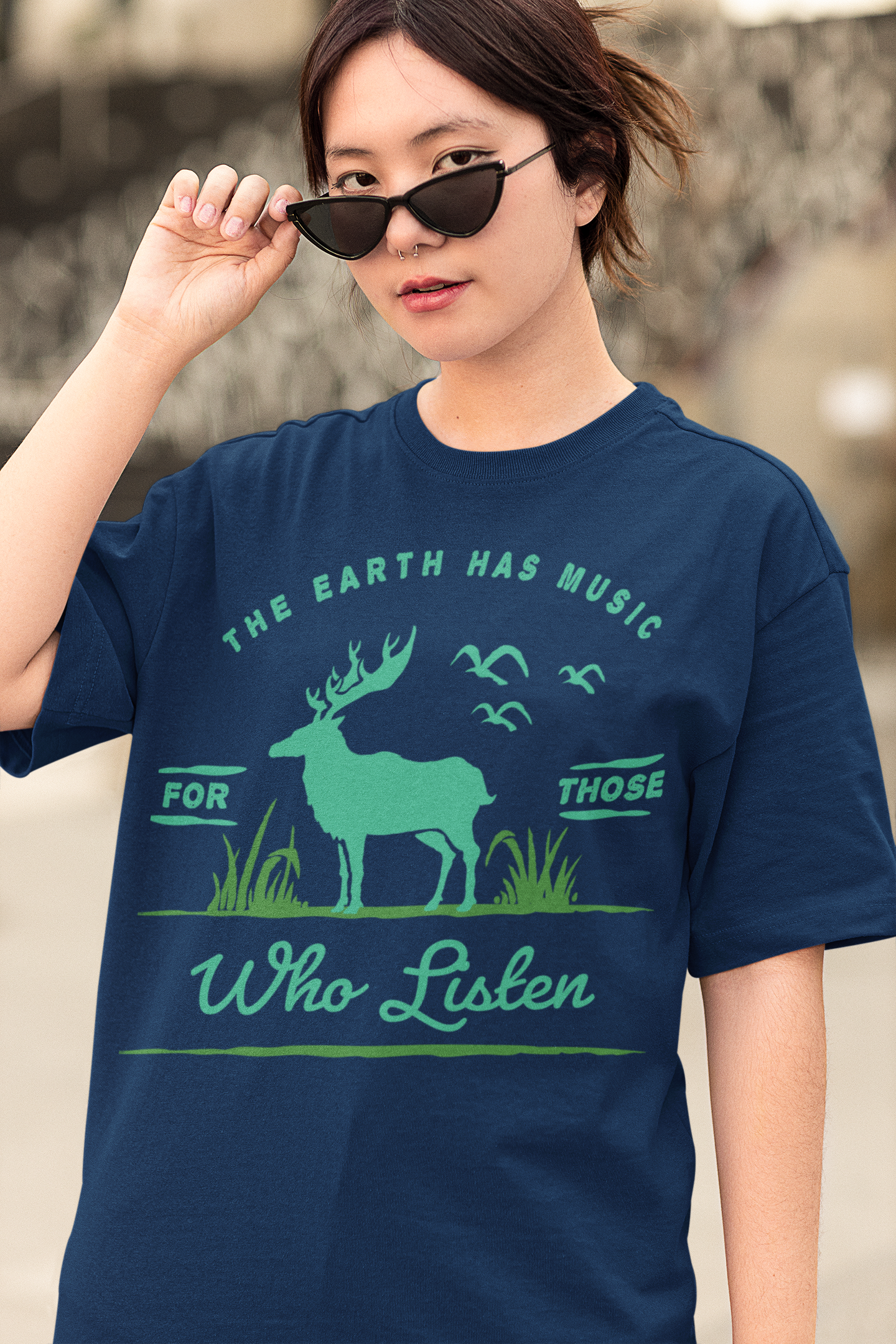 Oversized T-shirt - The Earth Has Music